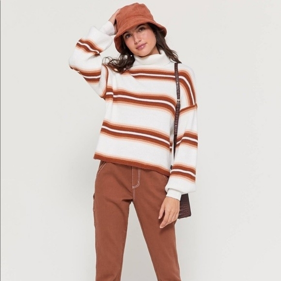 URBAN OUTFITTERS Tia Striped Turtleneck Sweater - Picture 1 of 9
